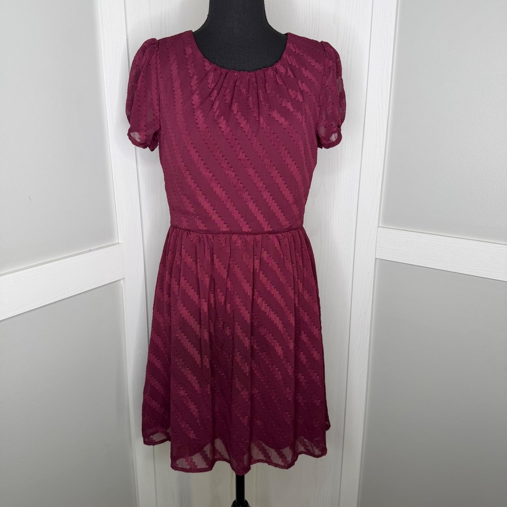 Forever 21 Fit & Flare Dress Women Size M Burgundy Textured Clip Dot Mini